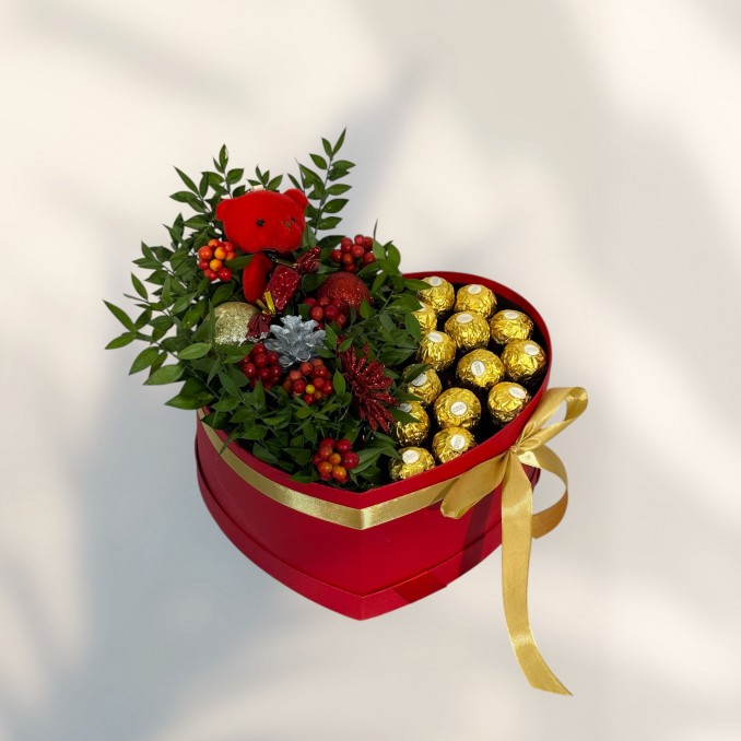 Kalp Kutuda Kokina 15 Çikolata Ve Özel Süsleme