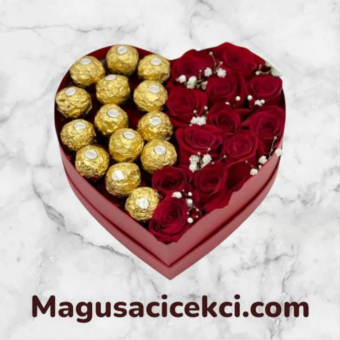 Kalp Kutuda 13 Kırmızı Gül Ve 15 Çikolata