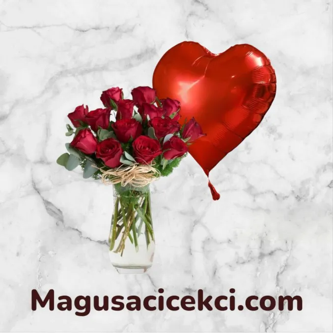 Vazoda 15 Kırmızı Gül ve Balon